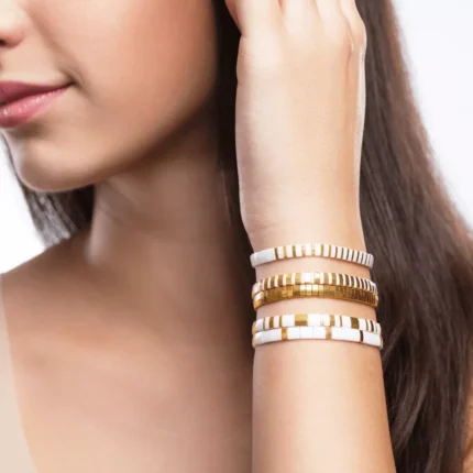 bela zlatna narukvica Miyuki perlice