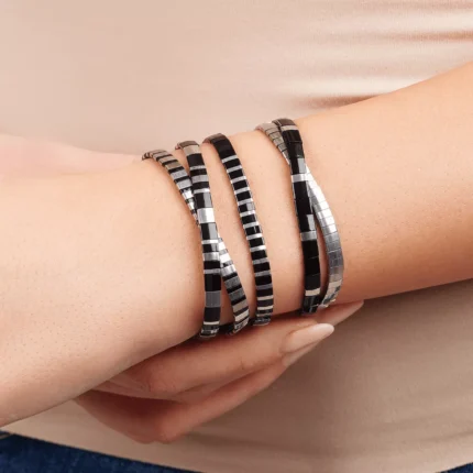 narukvica Miyuki crna srebrna