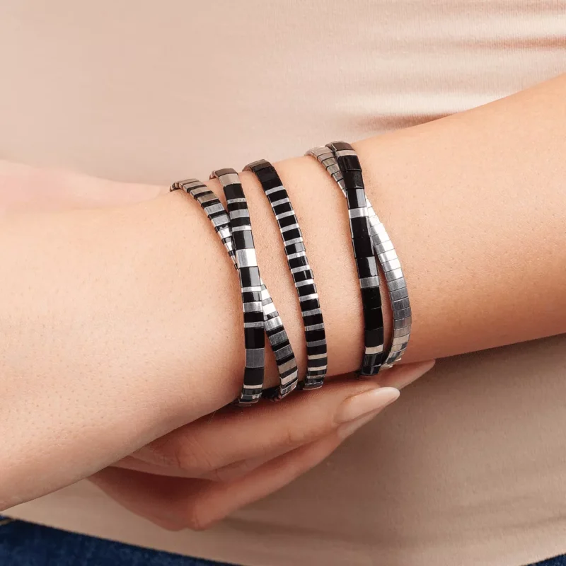 narukvica Miyuki crna srebrna