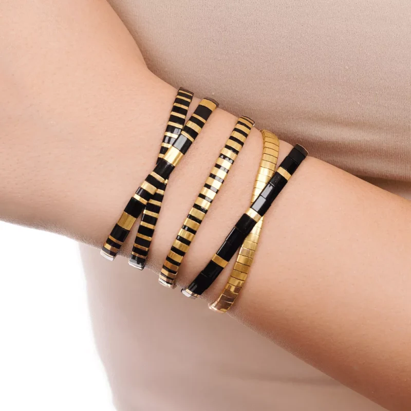 narukvica Miyuki crna zlatna