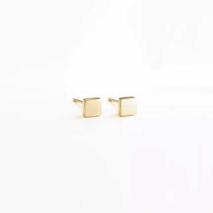 mini minđuše kvadrat zlatne